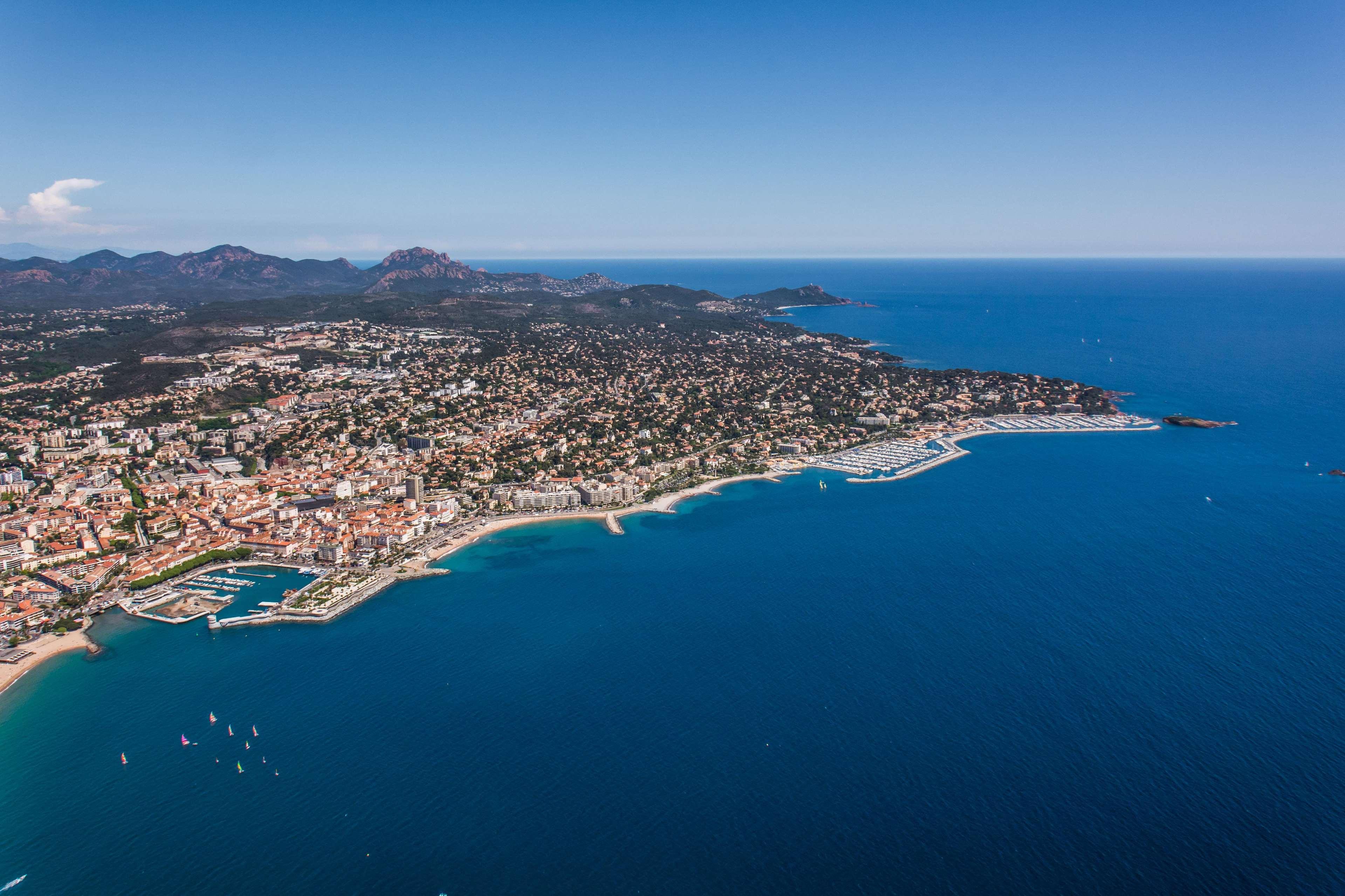 Hotel Best Western Plus La Marina à Saint-Raphaël Extérieur photo